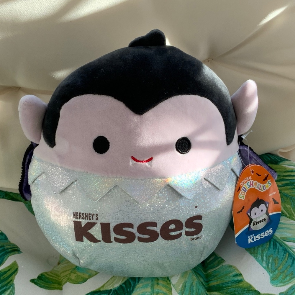 Squishmallows Hershey Kisses Waylee 8" Vampire Dracula